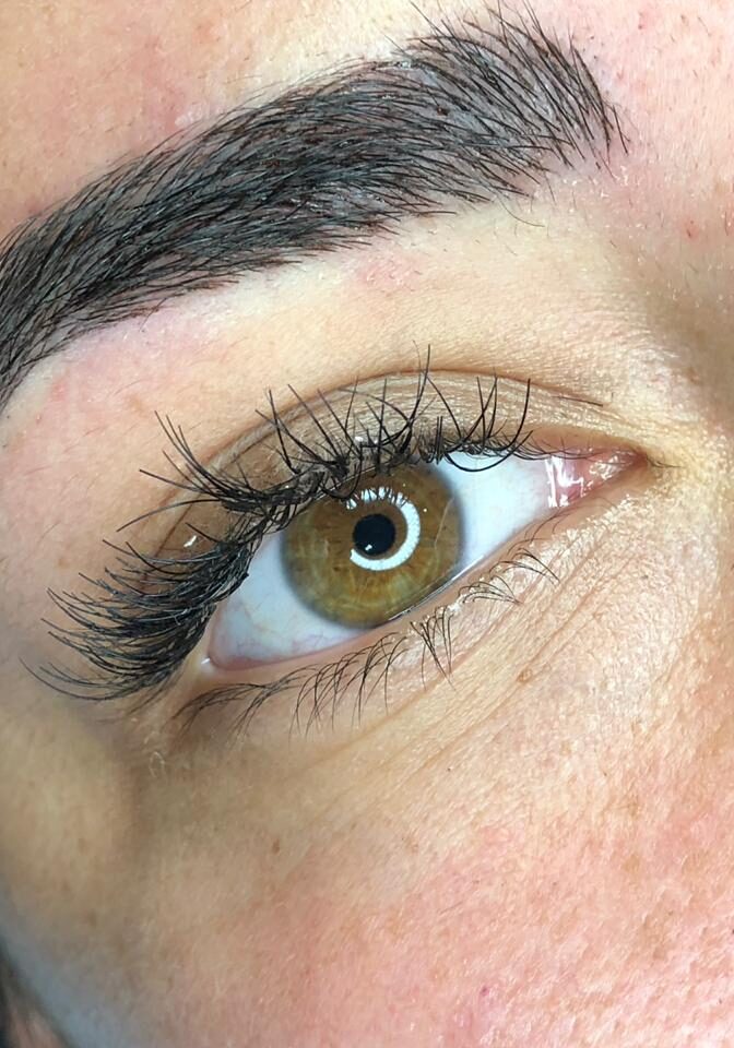 micropigmentacion-de-cejas-en-quito